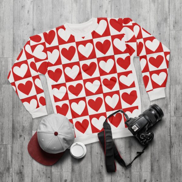 Red Heart Pattern Unisex Sweatshirt - Perfect for Valentine's Day & Everyday Love